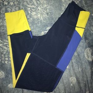 💛 EUC Without Walls Active Leggings 💙